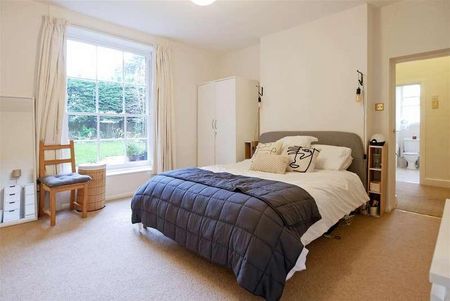 The Hornet, Chichester, PO19 - Photo 4