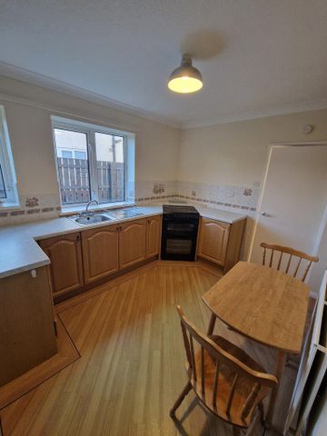 3 bedroom semi-detached house to rent - Photo 5