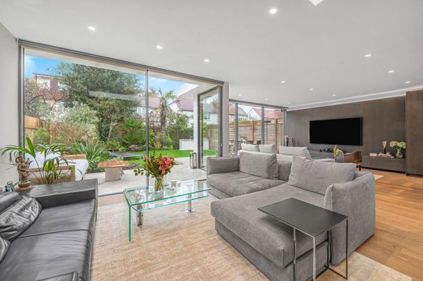 Shottfield Avenue, East Sheen, London, SW14 - Photo 1