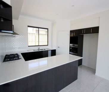 Class and style at your fingertips! - Photo 6