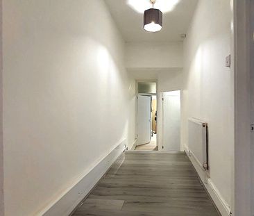 £950 PCM, Spacious Two Bedroom Apartment in Clare Road, Grangetown,... - Photo 2