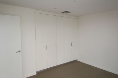 Stunning apartment in a Great Location! - Photo 3