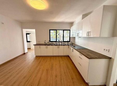 Alquiler de casa o chalet independiente en Plaza Primavera - Photo 4