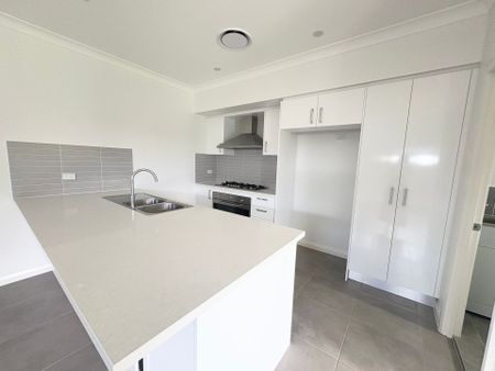 Modern Family Home in Prime Austral Location - Photo 3