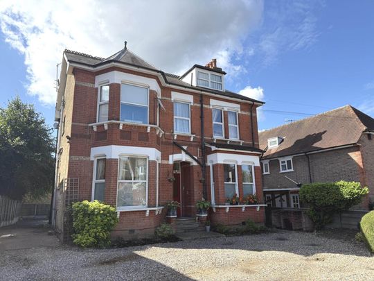 Bushey Hall Road, Bushey, WD23 - Photo 1