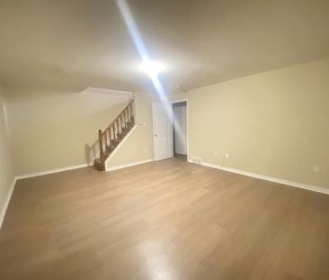 For Lease - 50 CHAPMAN Court Unit# 27, London North, Ontario - Photo 4