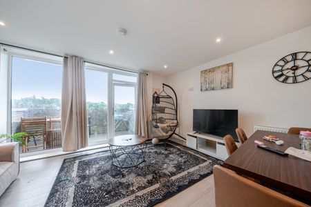 Flat to rent - Brewers Square, Dartford, DA1 - Photo 2
