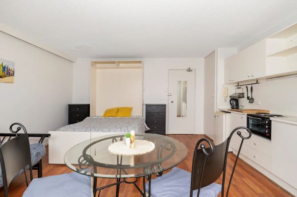 Smart Studio Living with Balcony & Car Park - Furnished! - Photo 1
