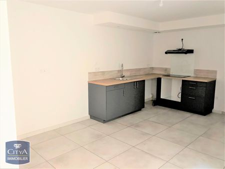 Location Appartement 4 pièces 84m² CASTELSARRASIN 82100 - Photo 3