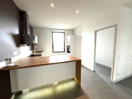 Location Appartement 5 pièces 117m² - Photo 5