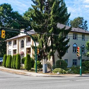 1930's character building in Shaughnessy - Photo 2