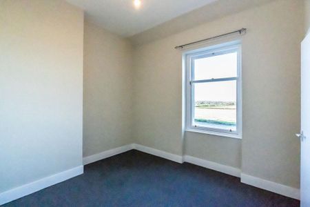 2 bedroom cottage to rent - Photo 2