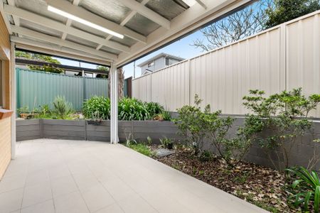 Spacious Townhouse in Central Location - Photo 3