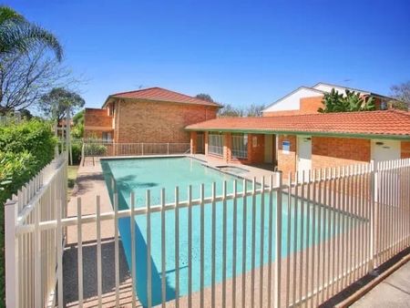 Well Presented home with Modern Bathrooms - Photo 5