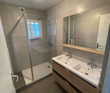Location Appartement 3 pièces 57m² VILLEFRANCHE SUR SAONE 69400 - Photo 2