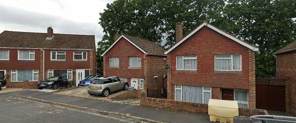 4 Bed Detached House, Warren Close, SO16 - Photo 1