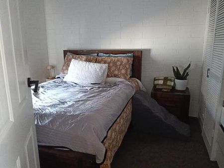 Renovated One Bedroom Unit - Photo 3