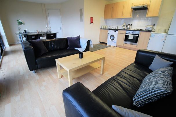 Flat 9, Westmount, LS2 9NZ, Leeds - Photo 1
