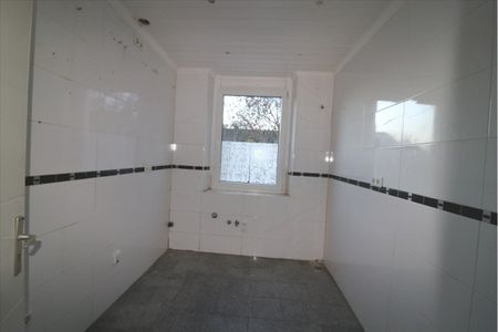 ++ STADTWOHNEN – 2 Zimmer, 2. Etage, Altbau-Whg., nahe Klinikum und FH! - Photo 4