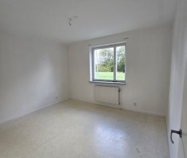 Köpmangatan, Sköldinge - Photo 2