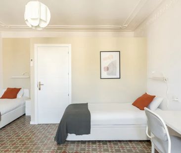 Carrer de Bailèn, Barcelona, Catalonia 08010 - Photo 6