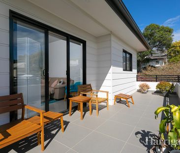 Contemporary Comfort Meets Convenience - Photo 6