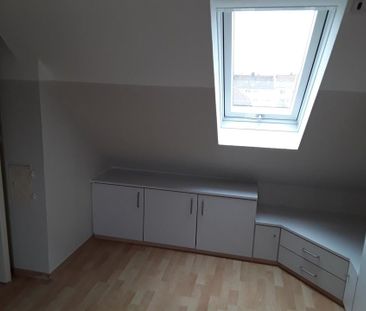 Gepflegtes, helles 1-Zimmer Dachgeschossappartment - Photo 1