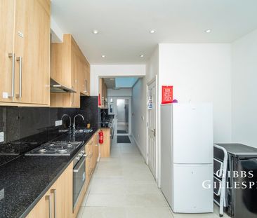 7 Bedroom House to rent - Photo 1