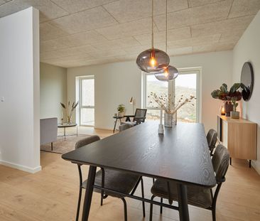 Indflytningsklart rækkehus med god indretning - Photo 3