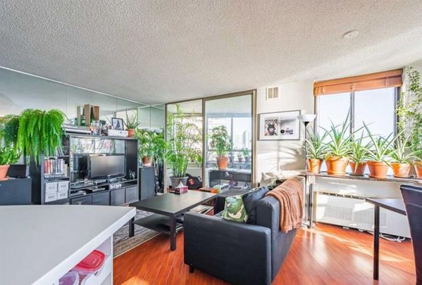 For Lease - 270 Queens Quay Unit# 1901, Toronto, Ontario - Photo 1