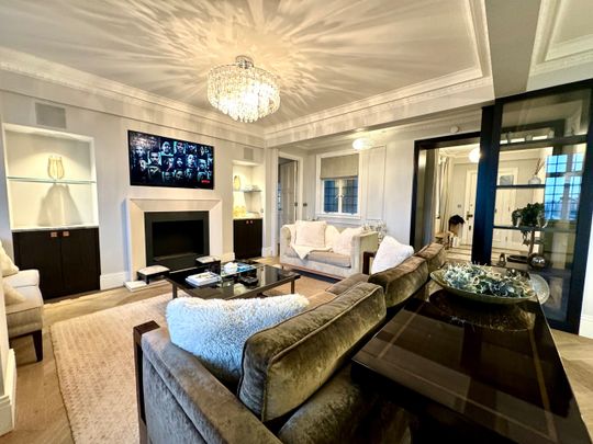 4 Bed Flat, Chiltern Court, NW1 - Photo 1