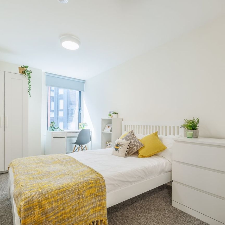 5 Bed Flat, Regent Terrace, S3 - Photo 1