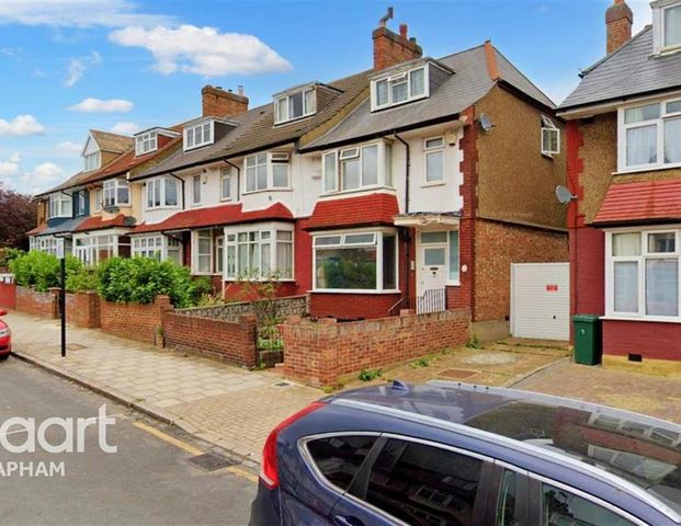 4 bedroom flat to rent - Photo 1