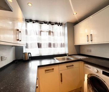 College Court, Ashburton Road, Croydon, Property for rent - Photo 3