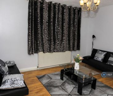 4 bedroom terraced house to rent - Photo 1