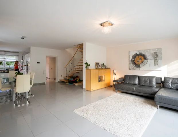 Ein Traum vom Haus und herrliche Familienlage - Foto 1