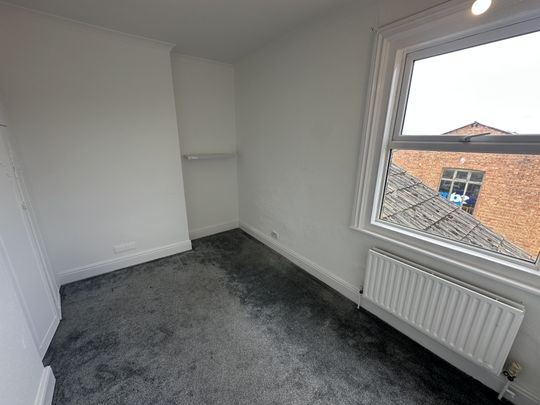 London Road South, Lowestoft - Photo 1