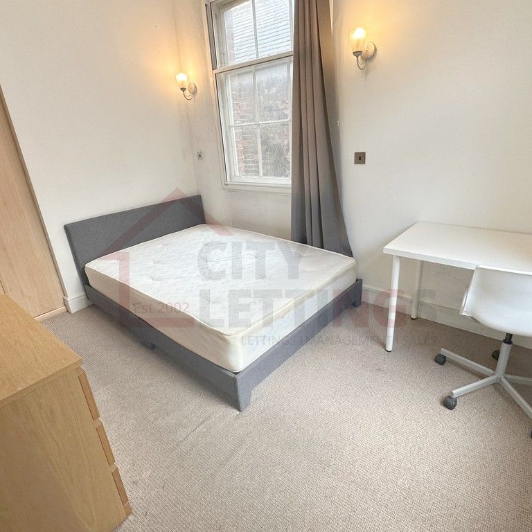 2 Bedroom Apartment - Photo 1