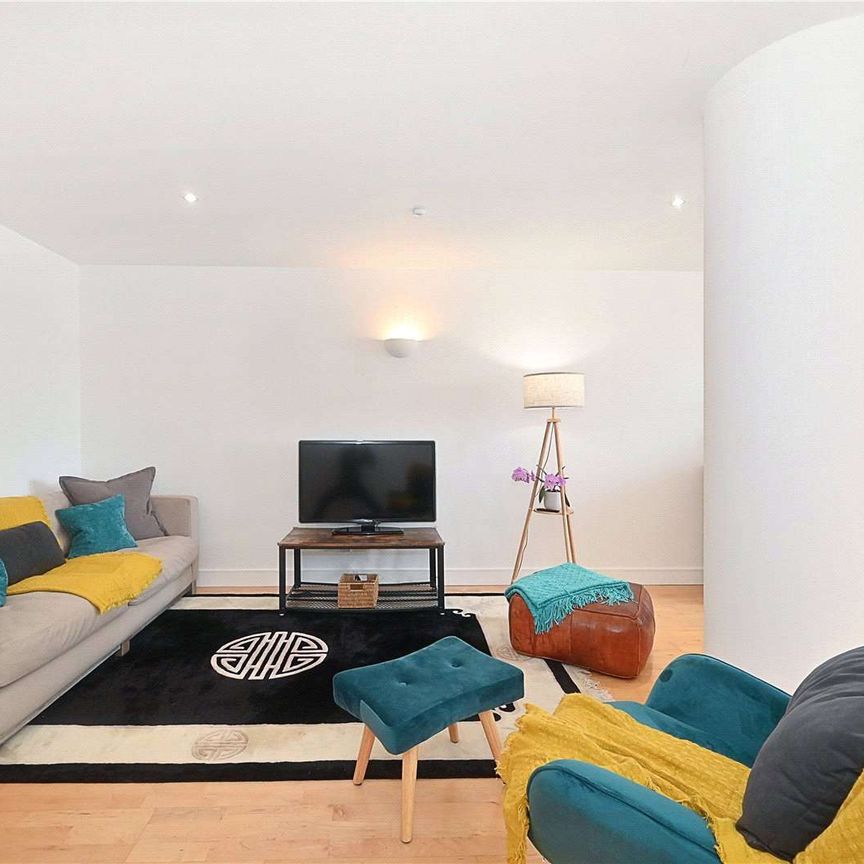 Located in this desirable riverside development is this vast two bedroom apartment, which has recently been redecorated throughout. - Photo 1