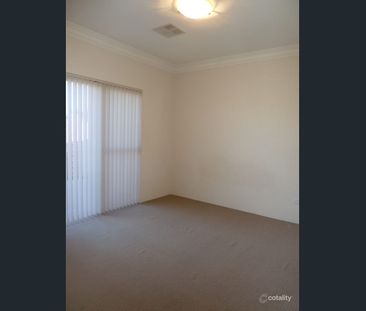 Stylish & Modern 3 Bedroom Villa - Photo 4