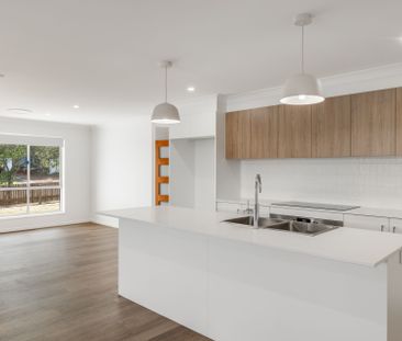 Brand-New 3 Bedroom Home in South Toowoomba - Photo 2