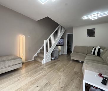 2 bedroom end of terrace house to rent - Photo 1