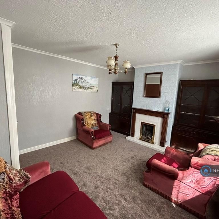 3 bedroom end of terrace house to rent - Photo 1