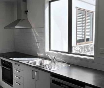 Newly renovated - Water included! - Photo 2