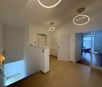 Luxus Penthouse mit Outdoor-Jacuzzi wird komplett möbliert vermietet // Luxury penthouse with outdoor Jacuzzi available for rent, fully furnished // - Photo 3