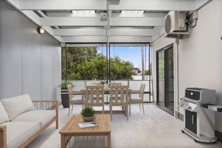 Modern 3 Bedroom Townhouse With Garage - Photo 5