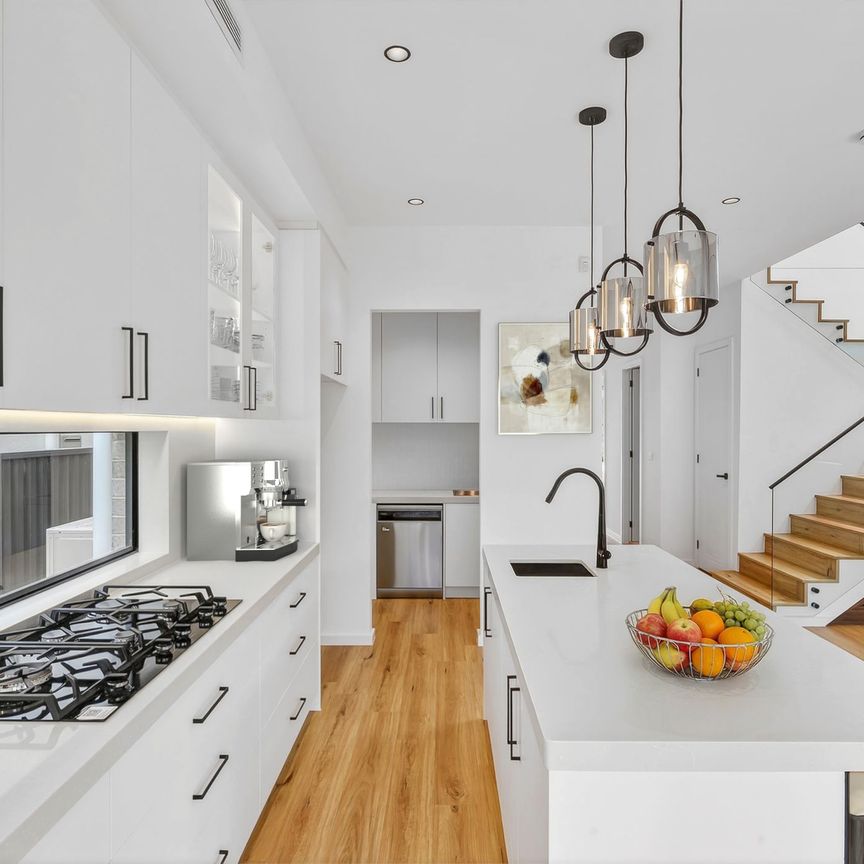 20 Raven Circuit, Warriewood NSW 2102 - House For Rent | Domain - Photo 1