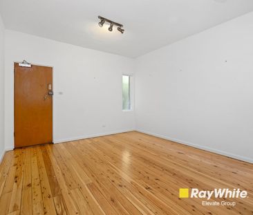 Ground Floor Apartment with Modern Comforts and Prime Summer Hill L... - Photo 5