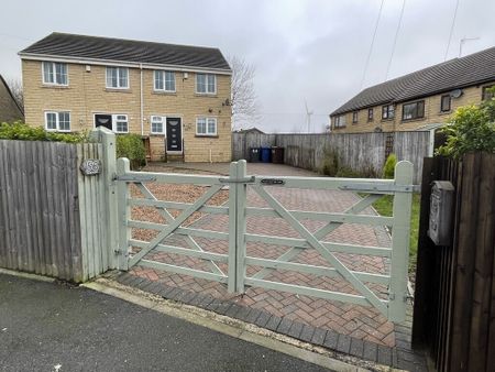 Middlecliffe Drive, Crow Edge - Photo 2