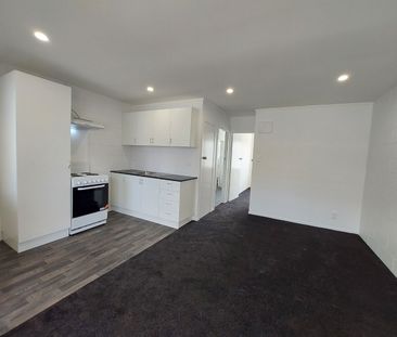 Renovated Upstairs One Beddie - CBD - Photo 6